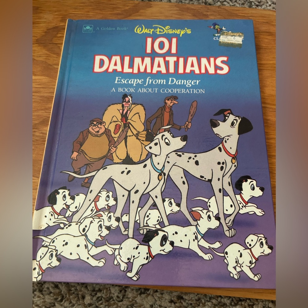 1988 Vintage Disney 101 Dalmatians Book Escape from Danger hardcover